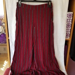 Relaxed Wide-Leg Striped Cropped Pant